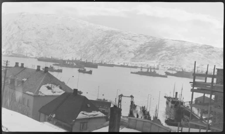 Ti tyske krigsskip av typen «jagere» inntok Narvik havn 9. april. De britiske destroyerne var nesten rett i hekken på dem, men det var altså tyskerne som kom først i «kappløpet om Norge».