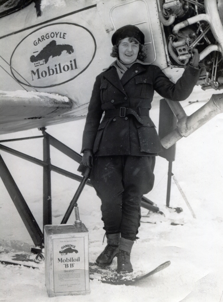 Gidsken Jakobsen var Norges andre kvinne til å ta flysertifikat. Hun var i 1932 den første kvinnelige norske leder for et flyselskap. Fotograf og årstall ukjent.