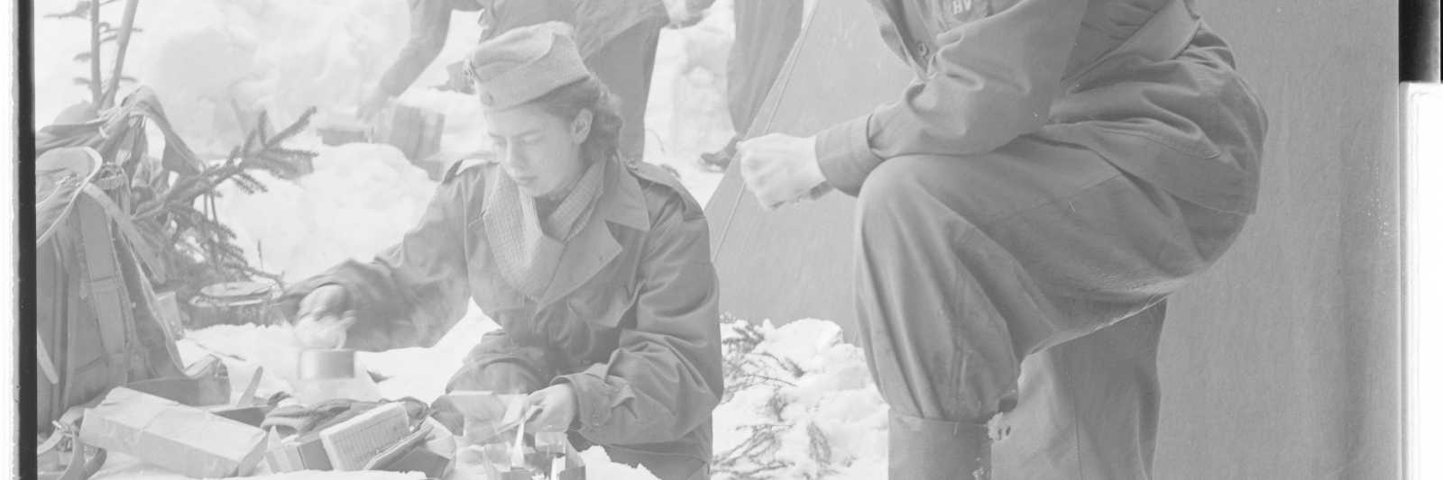 Lotter. Forsvaret. Fra Billedbladet NÅ nr. 6, 1953. Arkivref.: RA/PA-0797/U/Ua/L0011/0210