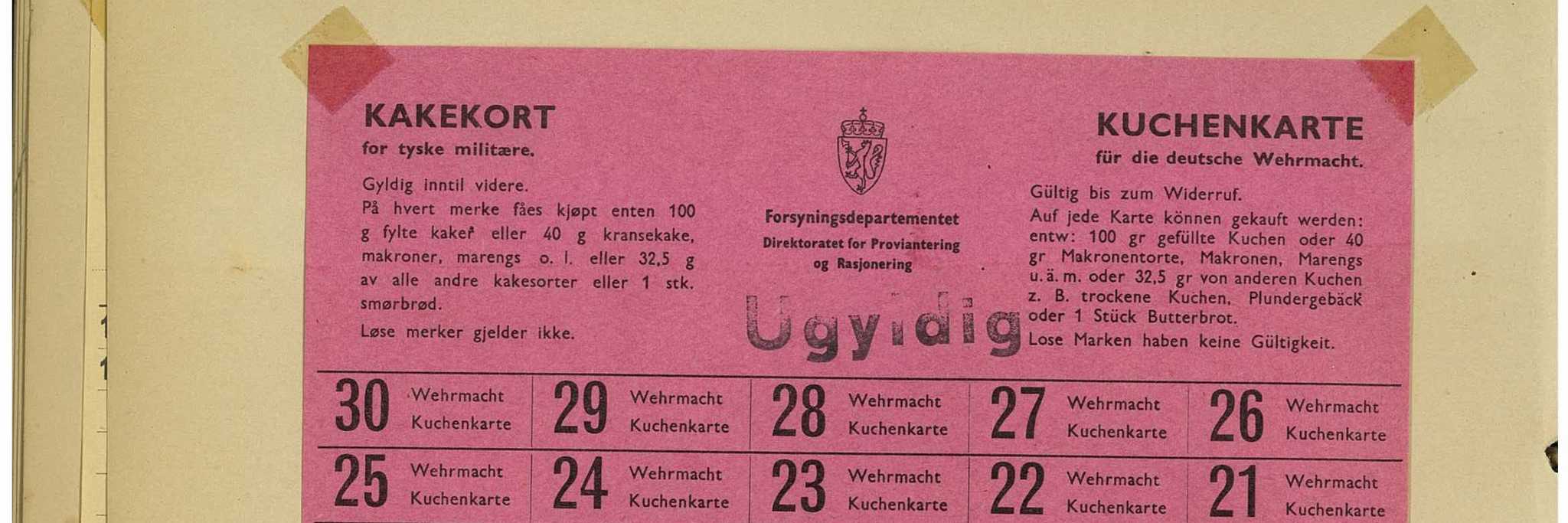 Det gjaldt eigne rasjoneringsføresegner for okkupasjonsmakta. Kvotane var rausare og det var ein viss tilgang på luksusvarer. Som her eige kakekort til tyske Wehrmacht. RA/S-1317 Forsyningsdepartementet, 1. rasjoneringskontor/Rasjoneringskontoret D/L547.