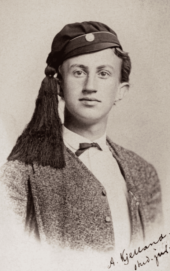 Sort‑hvitt portrettfotografi av Alexander Kielland tatt i 1867 av Wilhelm P. D. Cappelen.