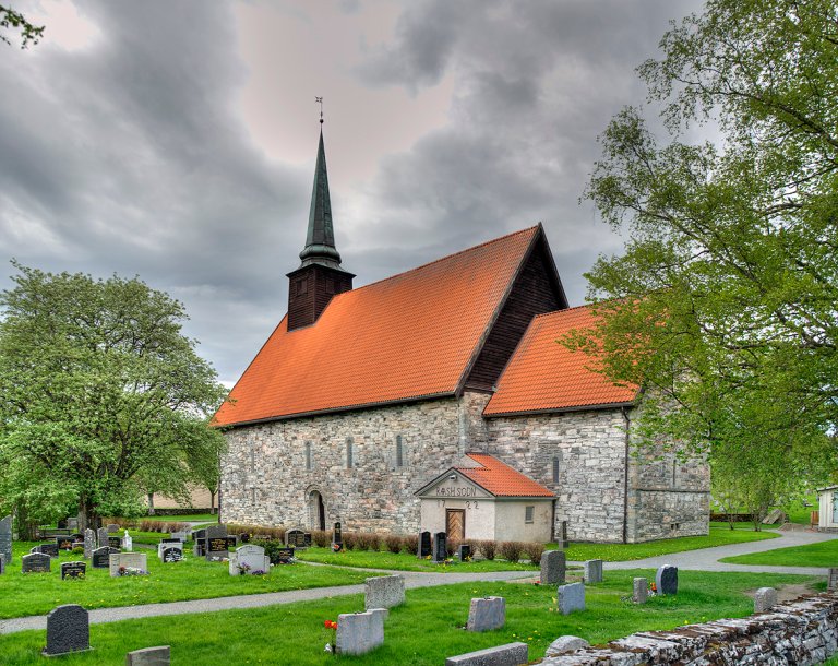Stiklestad kirke. Foto: Robert Eliassen, 2007. (Wikimedia Commons)