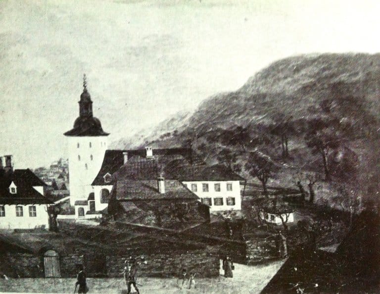 Bispegården i Bergen lå ved siden av Domkirken, og hadde en romslig hage. Bildet viser hvordan Bispegården og Domkirken lå fra gjenoppbyggingen etter brannen i 1702 og fram til 1830-tallet. Da ble Bispegården revet for å gi plass for en ny Katedralskolebygning.